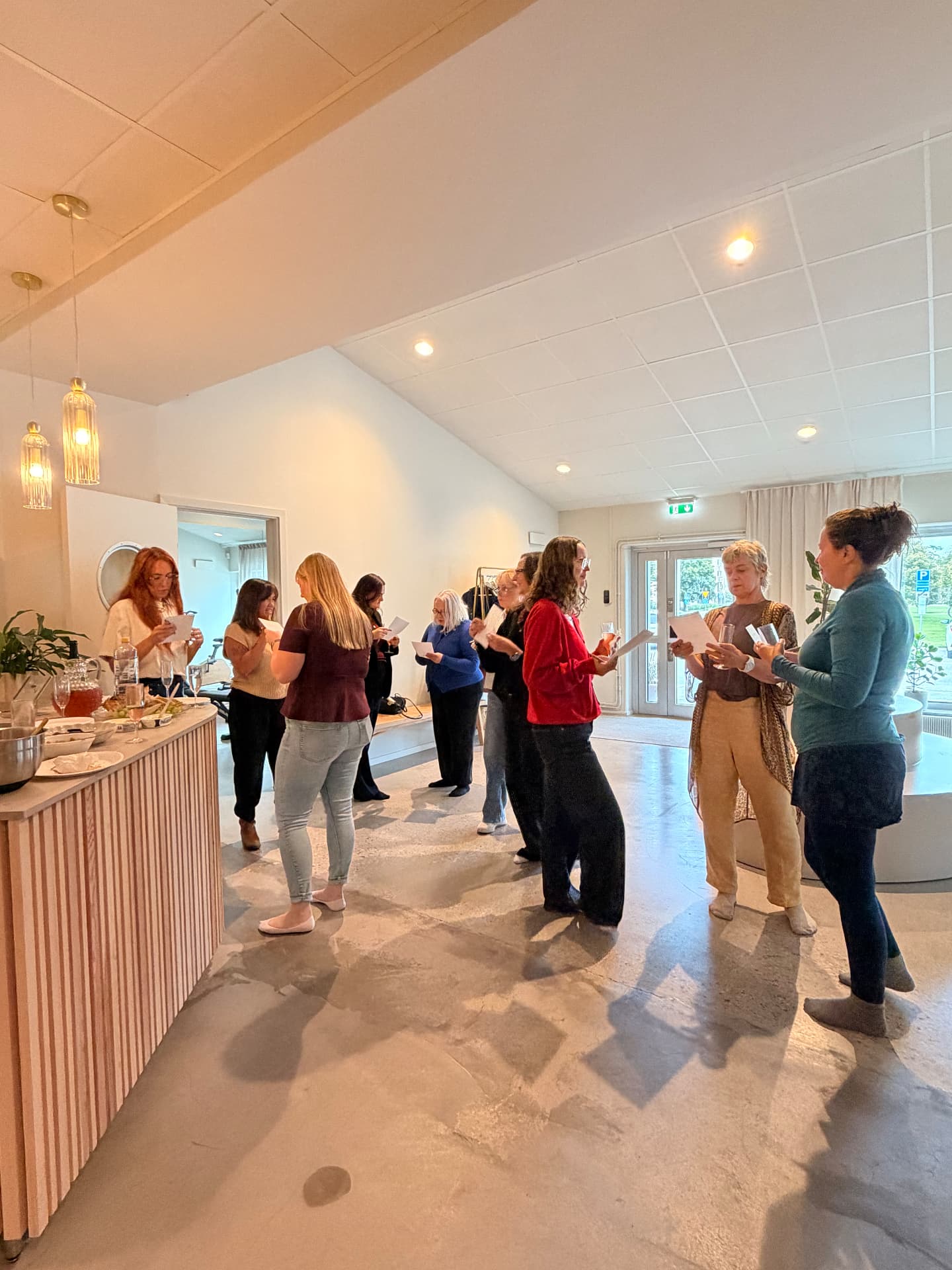 Deltagare tillsammans vid ett tillfälle på Core Pilates Studio i Visby